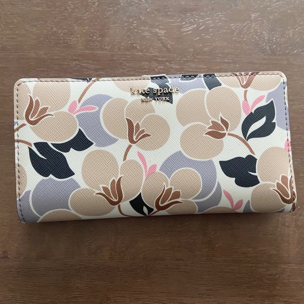 Kate Spade bifold wallet